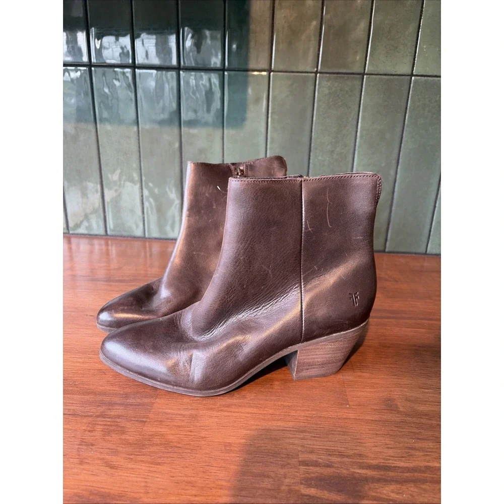 FRYE MEGAN SIDE ZIP Dark Brown LEATHER ANKLE BOOTIES‎ Size 8.5 M